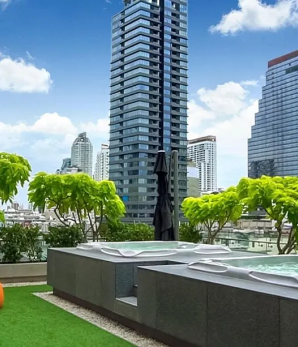 Unique luxurious rooms with stunning views of Bangkok's iconic Mahanakhon Building